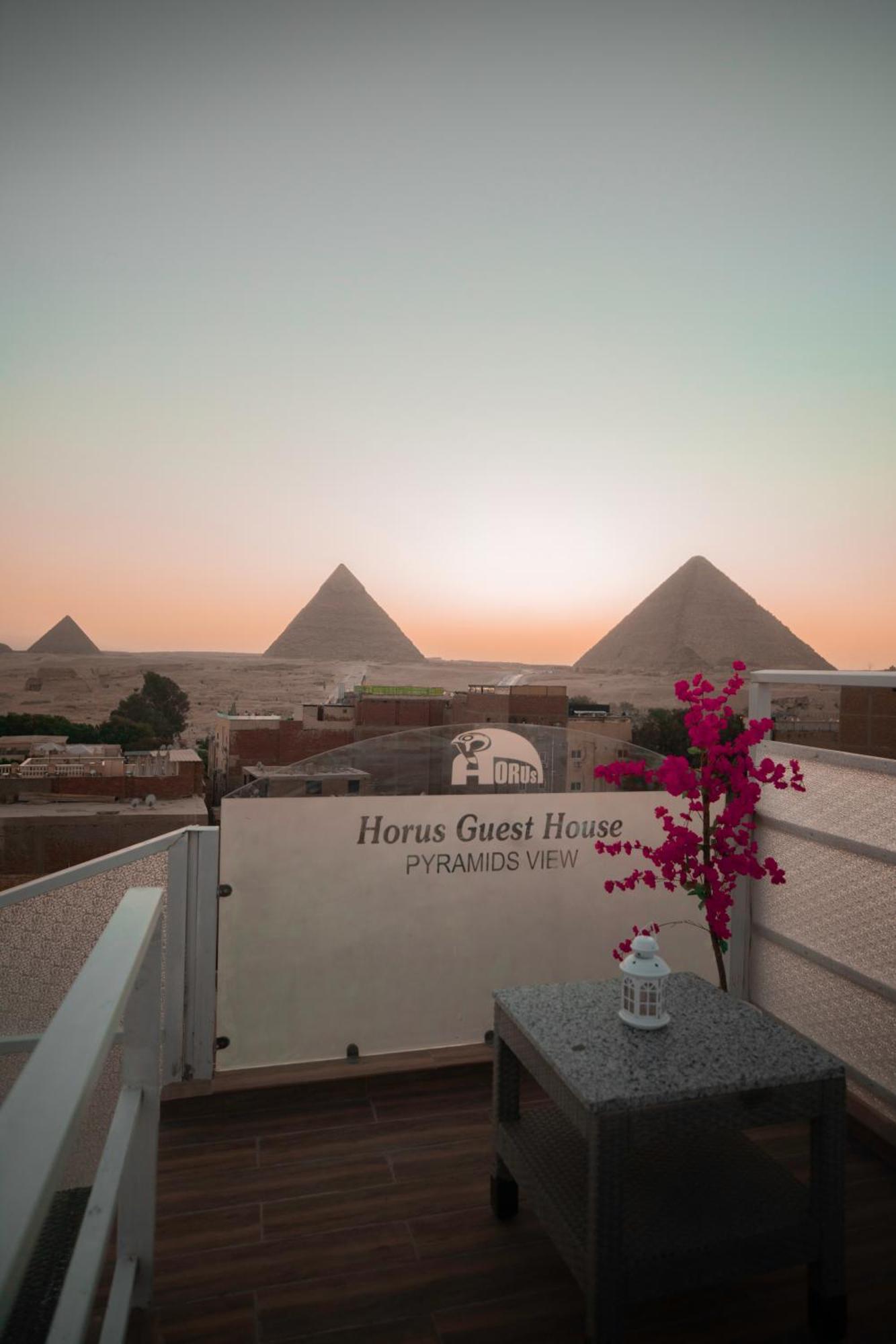 אכסניה Horus Pyramids Kafret el-Gabal